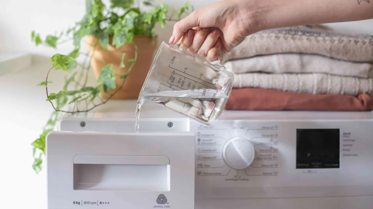 Etikan lisääminen pesukoneeseen: miksi se on suositeltavaa ja mihin sitä tarvitaan.