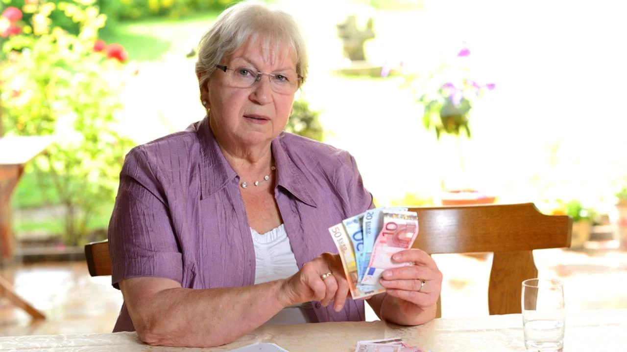 Vuonna 2026 eläkkeet nousevat 2,7 %, mutta jotkut eläkeläiset saavat vähemmän.