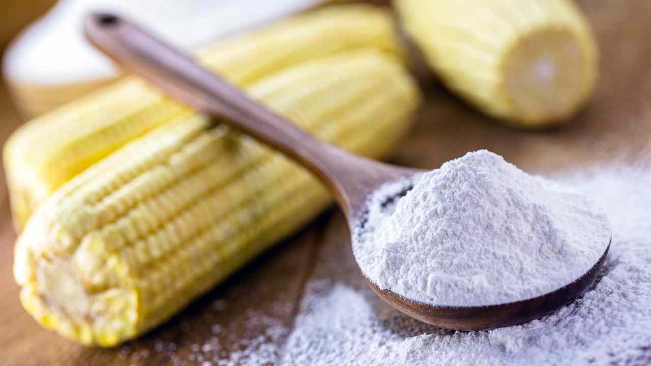 Kotitalousvinkit: kolme yleistä ja vaikeasti poistettavaa tahraa, jotka voidaan poistaa maissitärkkelyksellä.