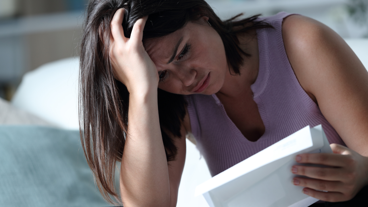 Asuntojen vuokrausta koskeva laki on poistettu! Vuokranantajat eivät enää voi häätää vuokralaisia, ja vuokralaiset voivat jäädä asuntoon, vaikka vuokrasopimusta ei uusittaisikaan.