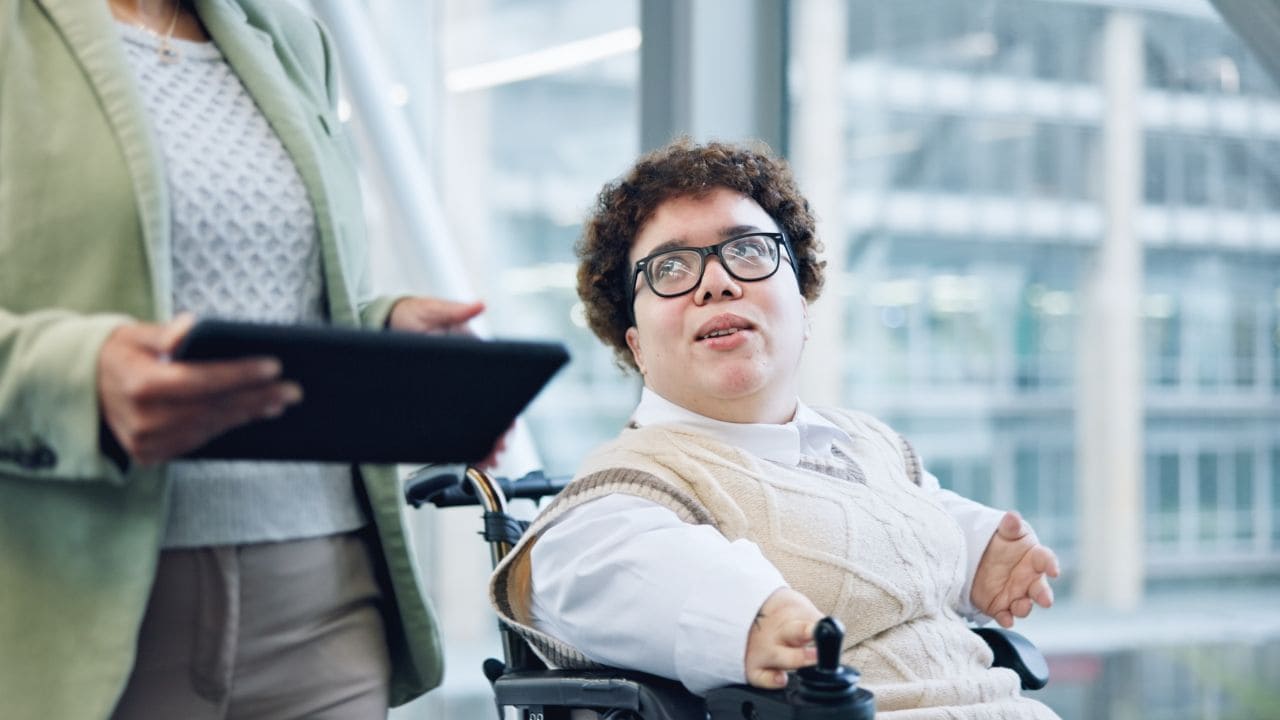 Uusi yhtenäinen vammaistodistus vuonna 2026: muutokset CUD:ssa, milloin se on uusittava ja mitkä vaatimukset on täytettävä.