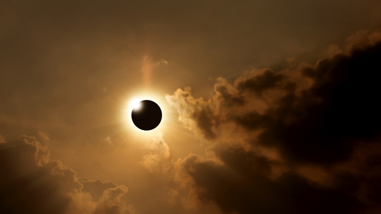 Vuosisadan pisin auringonpimennys lähestyy: päivä vaihtuu yöksi, eikä sitä tapahdu uudelleen 100 vuoteen.