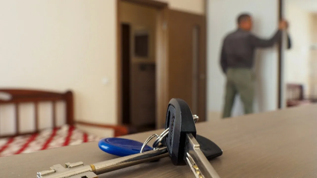 Vuokralain kumoaminen: häätö peruutetaan ja vuokralaiset voivat jäädä asuntoon vielä kahdeksi vuodeksi.