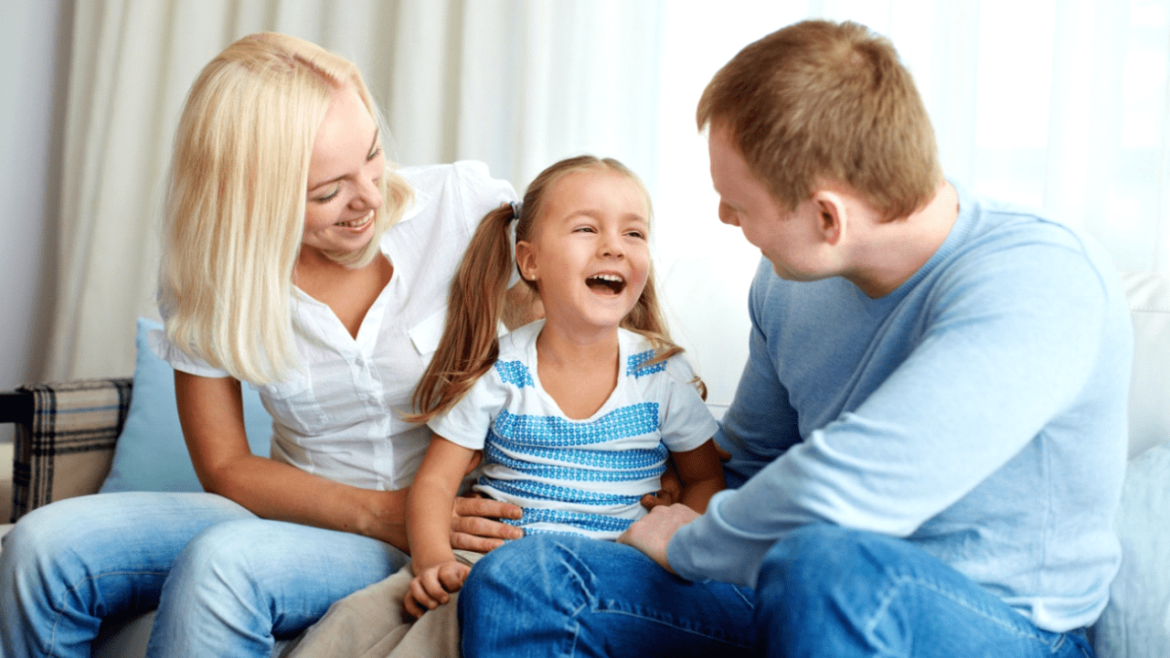 Tämän lain mukaan tuomioistuimet tekevät päätöksiä isien eduksi, eivätkä äidit voi saada huoltajuutta lapsistaan.