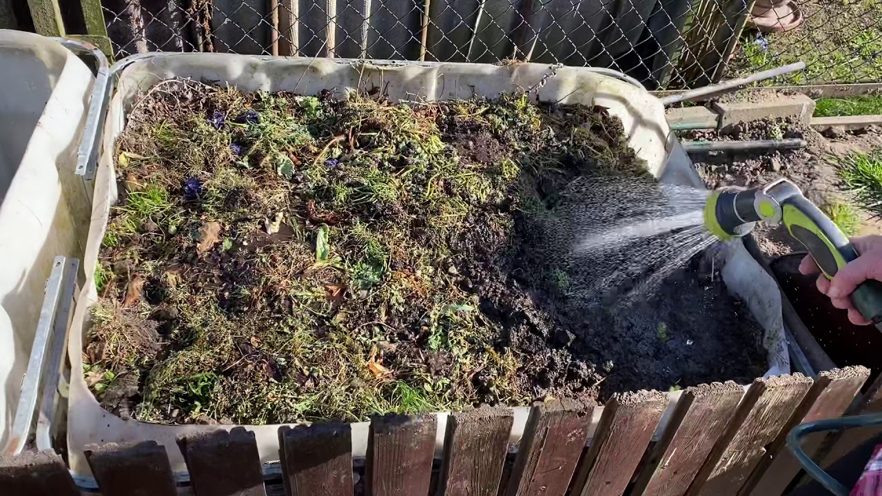 Kuinka tehdä kompostia kotona ja miksi kasvisi huomaavat sen jo ensimmäisen kuukauden aikana.