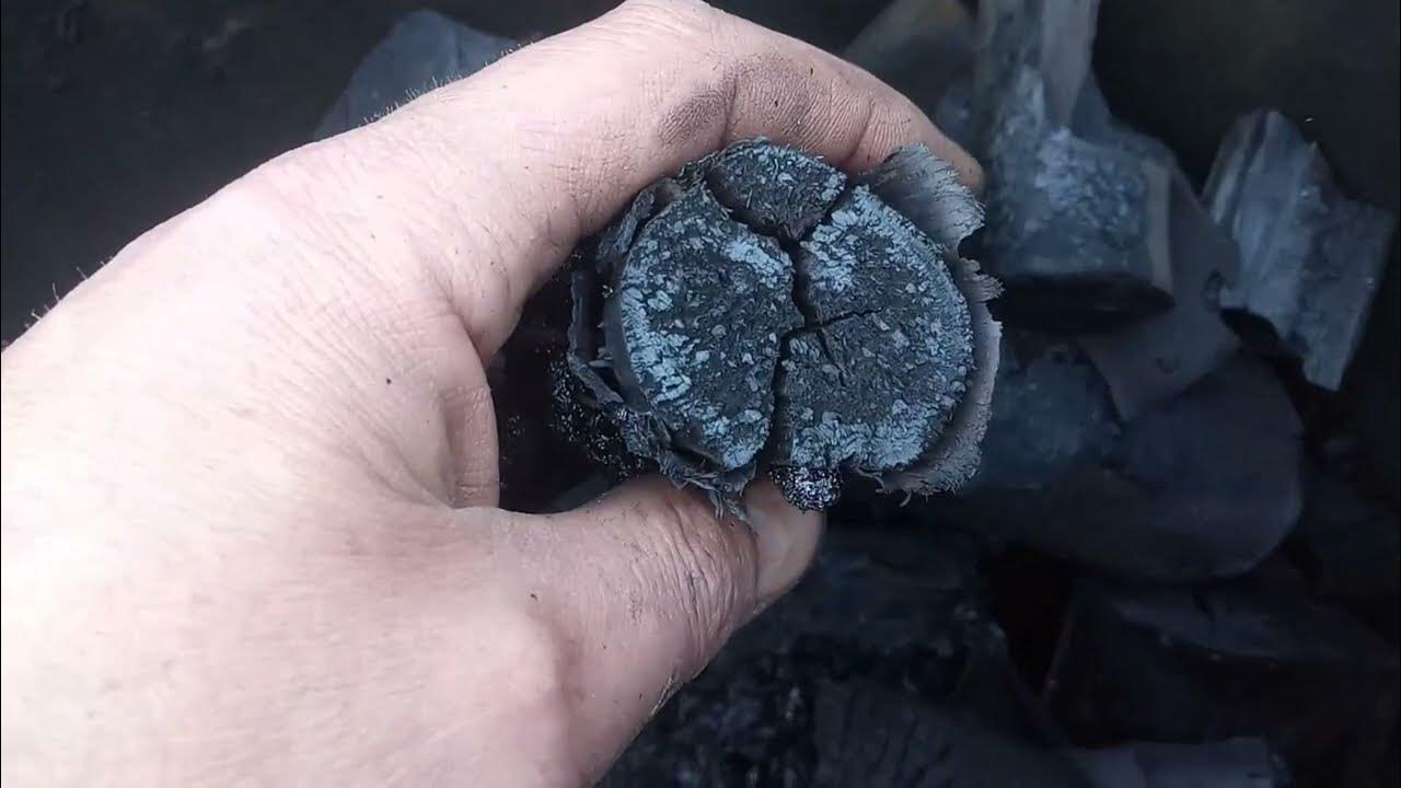 Puuhiilen ja ruokasoodan sekoittaminen: miksi se on suositeltavaa ja mihin se on hyödyllistä.